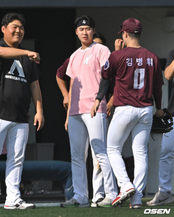 [사진]장재영,'타자전향 첫 경기 승리 거뒀어요'