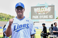 [사진] 삼성 박병호, 더 열심히 하겠습니다.