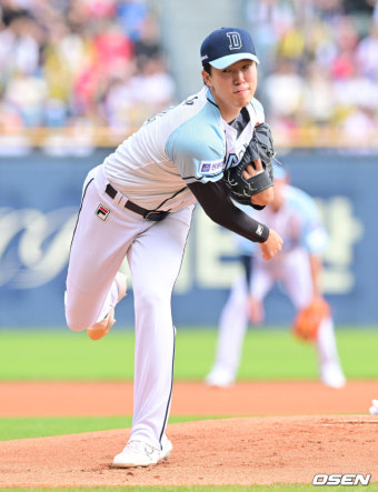 [사진]역투하는 두산 선발 김유성