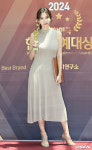 [사진]정아,트로피 들었어요