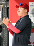 이것이 1위의 힘인가, 불펜+수비로 1점차 지켜내다! 꽃감독 “계투진 깔끔, 홍종표·이우성 멋진 수비” [오!쎈 수원]