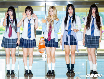 [사진]뉴진스,'완전체 출국'