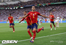 올모 1G 1AS 스페인, 119분 극장골→독일 2-1 잡고 4강행...독일은 개최국 최초 8강 탈락 굴욕