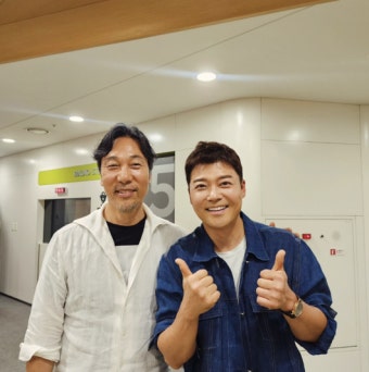 [단독] 전현무, 이문세 라디오 게스트 출격→12일 방송..“동경하던 스타가 날 스타라고”