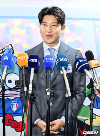 [사진]'축구협회 폭로' 박주호, 취재진과 인터뷰
