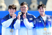 [포토]남자 양궁 김제덕-이우석-김우진, '우리는 대한민국 101번째 금메달 주인공'