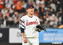 [사진] 1실점 박세웅, 팽팽한 승부가 깨졌다.