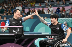 [사진]결승전 진출하는 박성주-장영진