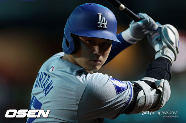2025년, 오타니는 MLB에서 놀라운 기록에 도전할 것으로 전망되며 최고 가치의 선수 중 하나로 평가될 것으로 예상된다.