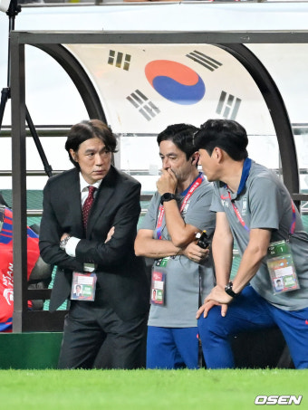 [사진]홍명보 감독,'안 풀리네'