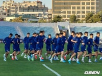 “잔디 좋네!” 김민재 주장으로 뭉친 홍명보호, 요르단전 최종훈련 마쳤다 [오!쎈 암만]