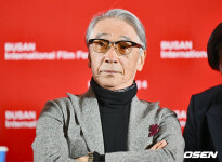 [사진] ‘영혼의 여행’ 기자회견 갖는 배우 사카이 마사아키