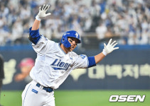 ‘날벼락’ 구자욱 무릎 부상 쓰러졌지만 홈런 5방 터졌다…삼성, LG 10-5 꺾고 2연승. KS 진출 확률 84% [PO2 리뷰]