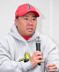 [사진]이범호 감독,'홈에서 승리 해야죠'
