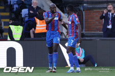 손흥민 결장 토트넘... 야심차게 17세 윙어 내보냈지만, 18위 C.팰리스에 0-1로 끌려가[전반종료]