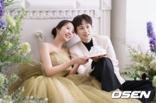 [단독] 민경훈♥아형 PD, 웨딩화보 입수..2006년 콘서트장 첫 인연