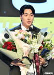 ‘역대 최연소 100세이브’ 정해영, 데뷔 첫 세이브왕 “KIA 팬분들께 감사드린다” [KBO 시상식]