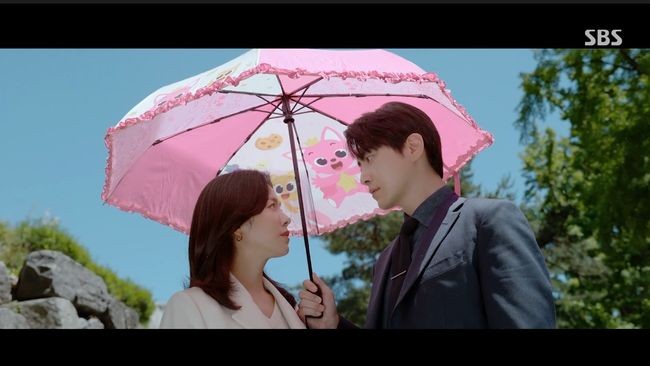 한지민-이준혁, 나의 완벽한 비서 케미 이어 현실 연애 선언, 팬들 감동과 응원 계속 