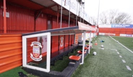 ‘슈퍼스타 손흥민 온다!’ 영국 5부리그 탬워스, 비 새는 구장에 레드카펫까지 깔았다