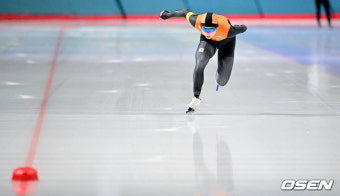 [사진]정재원, '1500M 1위 역주'