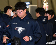 [사진]호주 스프링캠프 출국 준비하는 한화 김범수