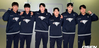 [사진]2025 호주 멜버른 스프링캠프 향하는 한화 루키들