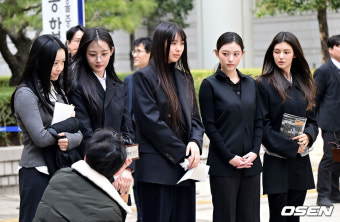 [사진]법원 나서는 뉴진스(NJZ), '가처분 첫 심문기일 마치고 입장 전하며'