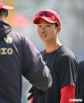 김도영급 스피드로 데뷔 첫 득점, 차원이 다르다. 이정후 같다 방망이 극찬까지, 18살 루키 갈수록 물건이네