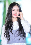 [사진]키키 이솔, 앙증맞은 볼하트