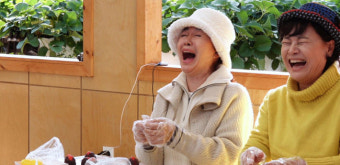 윤다훈, 첫째 딸과 12세 나이차에 봄을 맞아 활동 - 박원숙의 같이 삽시다에서 가족사 공개