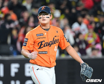 [사진]대전 신구장 첫 승 지켜낸 한화 마무리 김서현, '주먹 불끈'