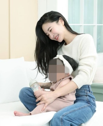'이상해 며느리' 김윤지, 생후 8개월 딸에 '영어 조기교육' 시작..