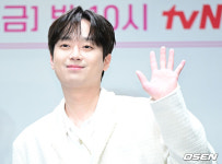 이찬원, 경기 해설중 '편파 발언' 논란..남현종 아나운서 '당황'(뽈룬티어)