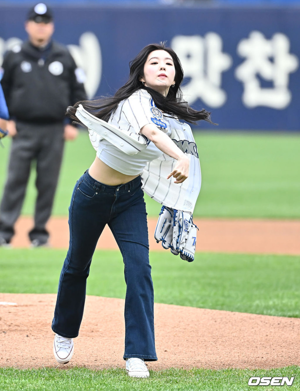 레드벨벳 웬디, 데뷔 11년만에 프로야구 시구자로 등장!