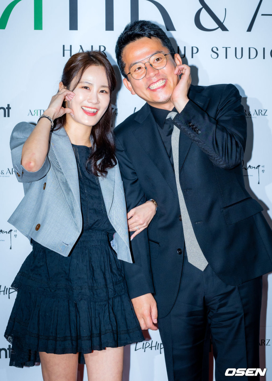 코미디언 김준호·김지민 부부, 결혼 후 첫 공식 봉사활동 은빛마을 참여
