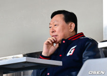 [사진]롯데-두산전 찾은 롯데 신동빈 회장