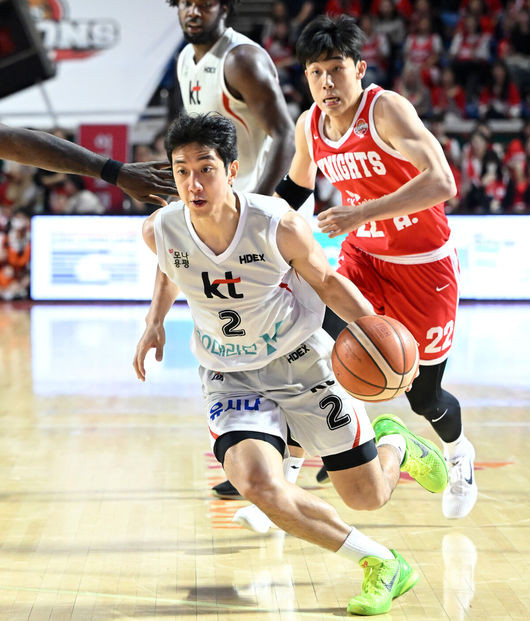 KBL, 52명 FA 명단 공시…허훈 등 주목받는 선수들 포함