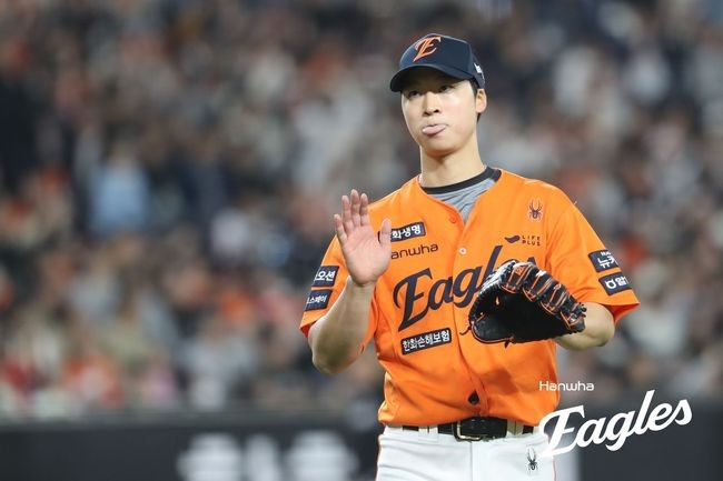 한화 선발 엄상백, 4피홈런 허용하며 아쉬운 경기 종료