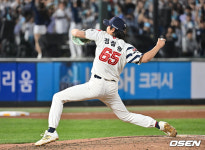 [사진] 역투하는 정철원
