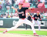 [사진]역투 펼치는 KIA 선발 제임스 네일