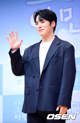 김정현, 또 공개열애?..여자친구 있냐는 물음에 “있죠” (‘가오정’)[핫피플]