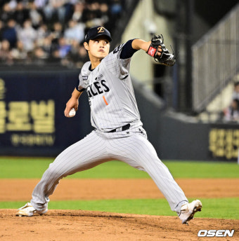 ‘6:0→6:6 동점 허용’ 문동주, 5회에만 6실점→1군 엔트리 말소…손동현, 우측 어깨 부상→3주 후 재검진