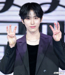 [사진]원어스 시온, 닭발 포즈