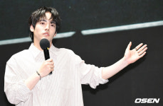 [사진]아카소 에이지, "영화에서 오키나와의 아름다움 느낄 수 있을 것"