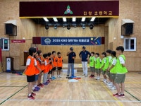 ‘롯데 에이스’ 윤학길, 경남 진정초 ‘KBO 찾아가는 티볼교실’ 강사로 나섰다 “찾아오기 어려운 곳인데 감사해”