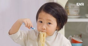 신다은♥︎임성빈 2세子 해든, 러블리 눈웃음+단발머리 딸 같다 (내생활)