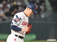 [사진] 최준용, 실점위기 극복 주먹 불꾼