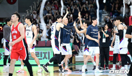 [사진]안방에서 한일전 승리 축포 터트리는 남자농구 대표팀