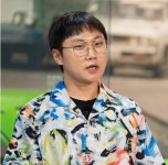'열애 인정' 빠니보틀, 여자친구 대신 배우와 해외 여행..