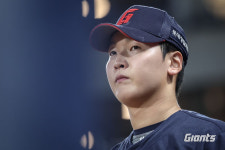 '5위 복귀' 단호했던 김태형, 무실점 선발 4회 교체→최준용 투입 초강수…퀵후크 대성공 [오!쎈 창원]
